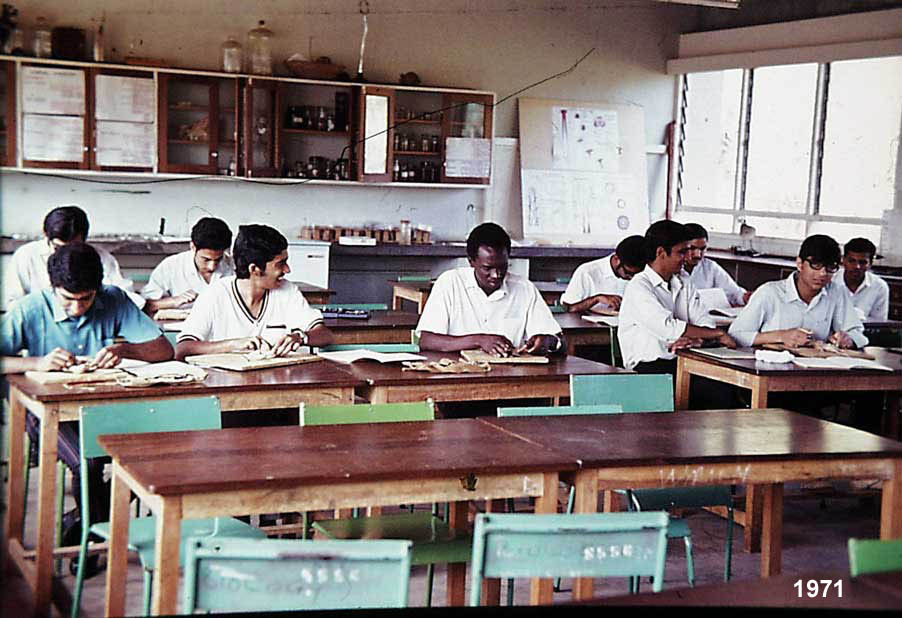 Kololo-bio-class.jpg